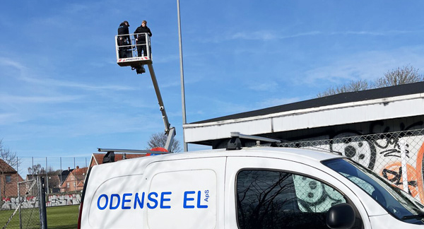 LED-banelys til lokal fodboldklub
